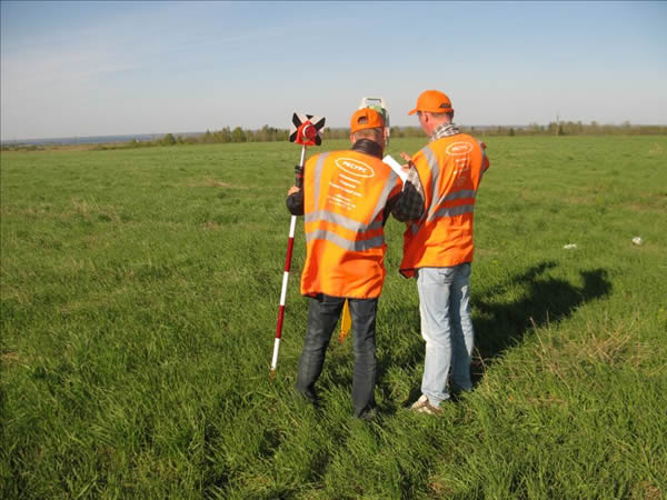 Двое мужчин